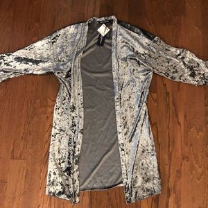 ⚡️Striking Velvet Kimono⚡️